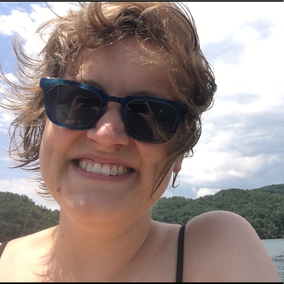 Meet your Posher, Libby - Picture 2 of 3